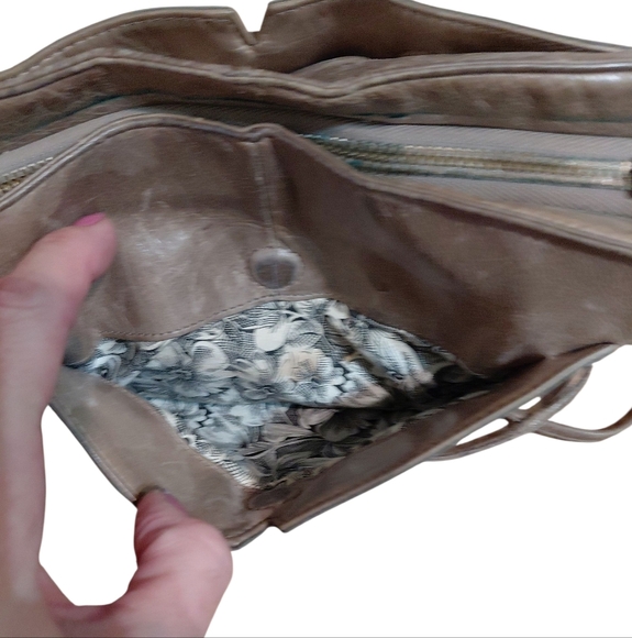 HOBO Tan Shoulder Bag - Picture 11 of 11